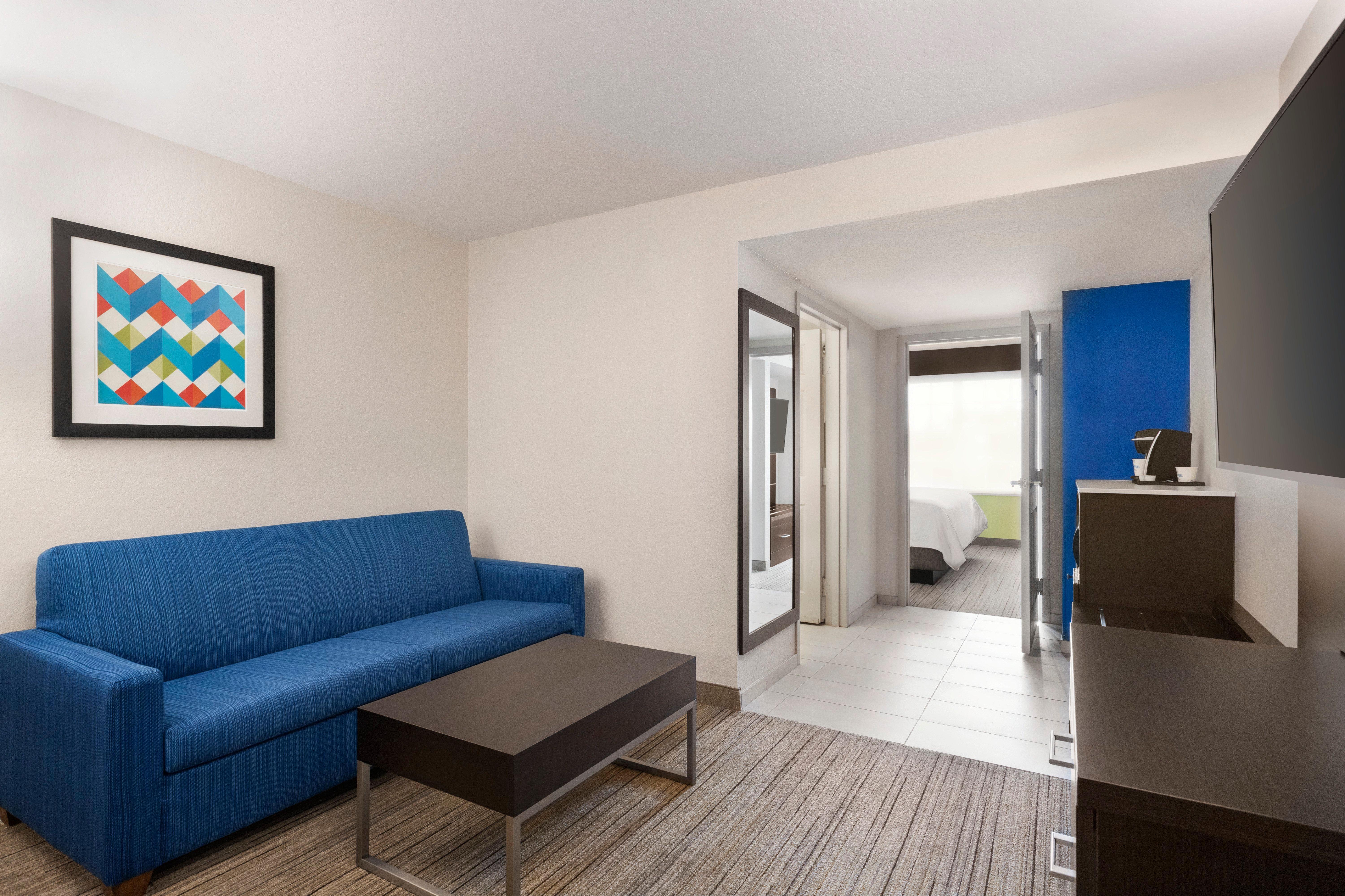 Vamo Holiday Inn Express & Suites Sarasota East By Ihg מראה חיצוני תמונה