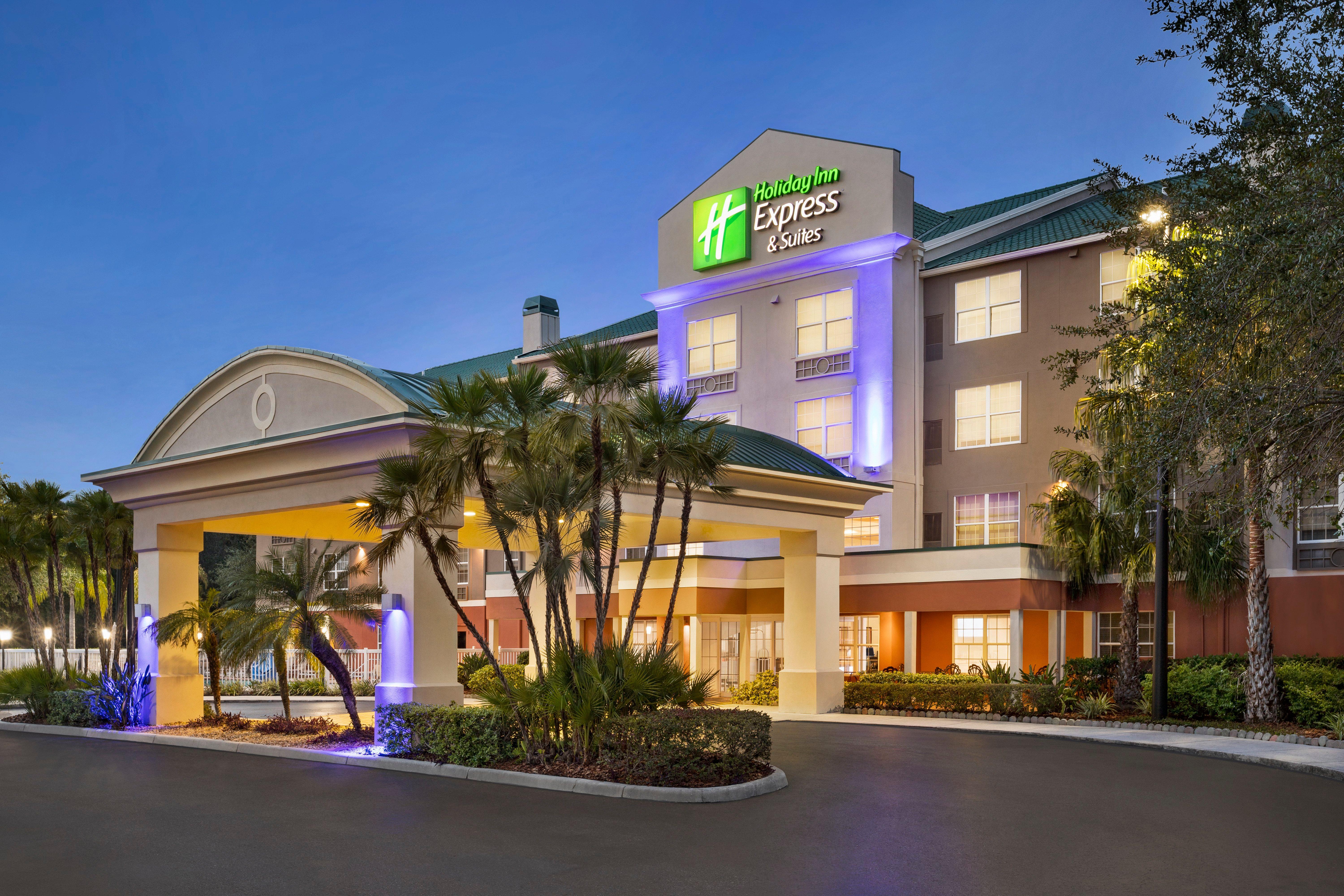 Vamo Holiday Inn Express & Suites Sarasota East By Ihg מראה חיצוני תמונה