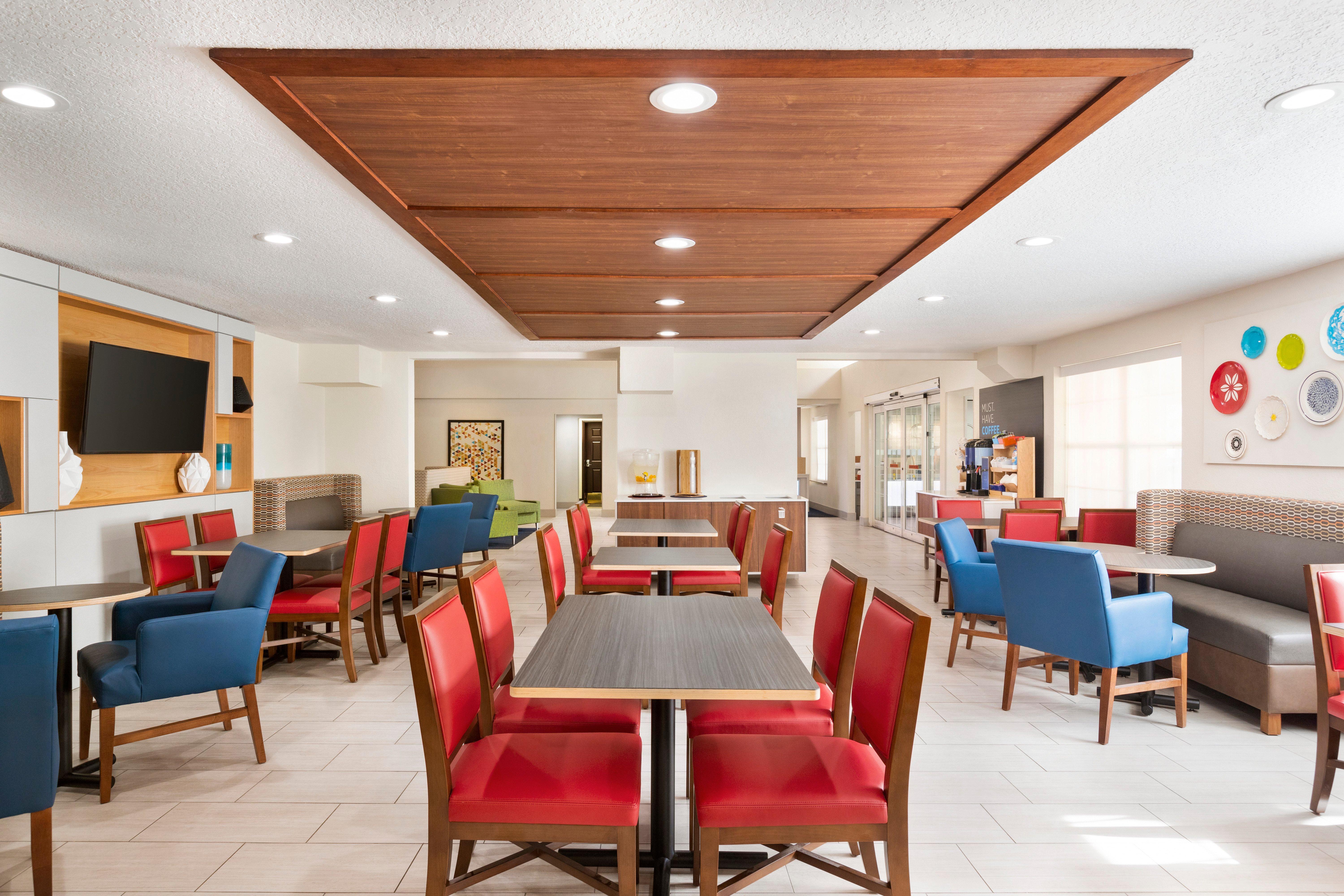Vamo Holiday Inn Express & Suites Sarasota East By Ihg מראה חיצוני תמונה