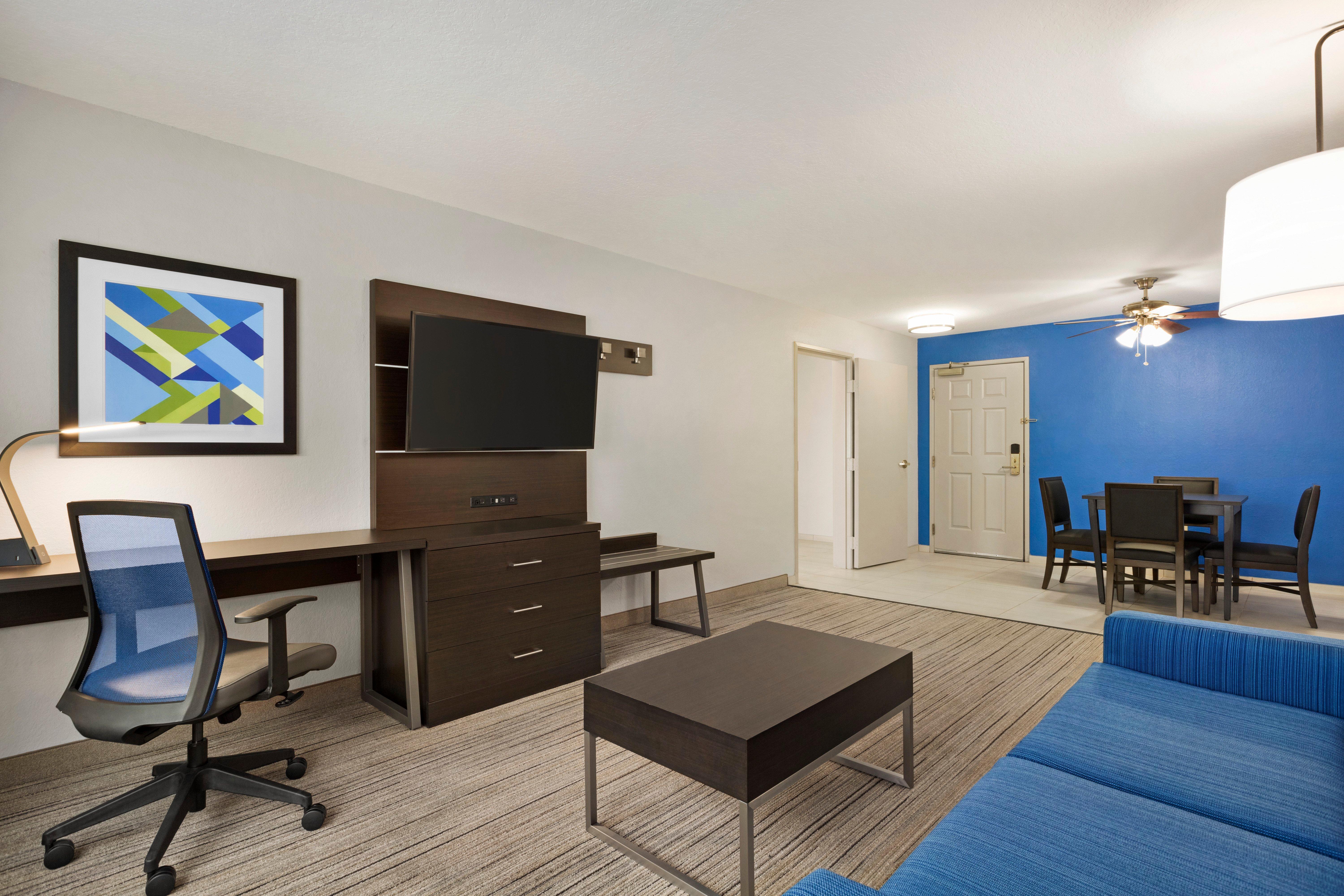 Vamo Holiday Inn Express & Suites Sarasota East By Ihg מראה חיצוני תמונה