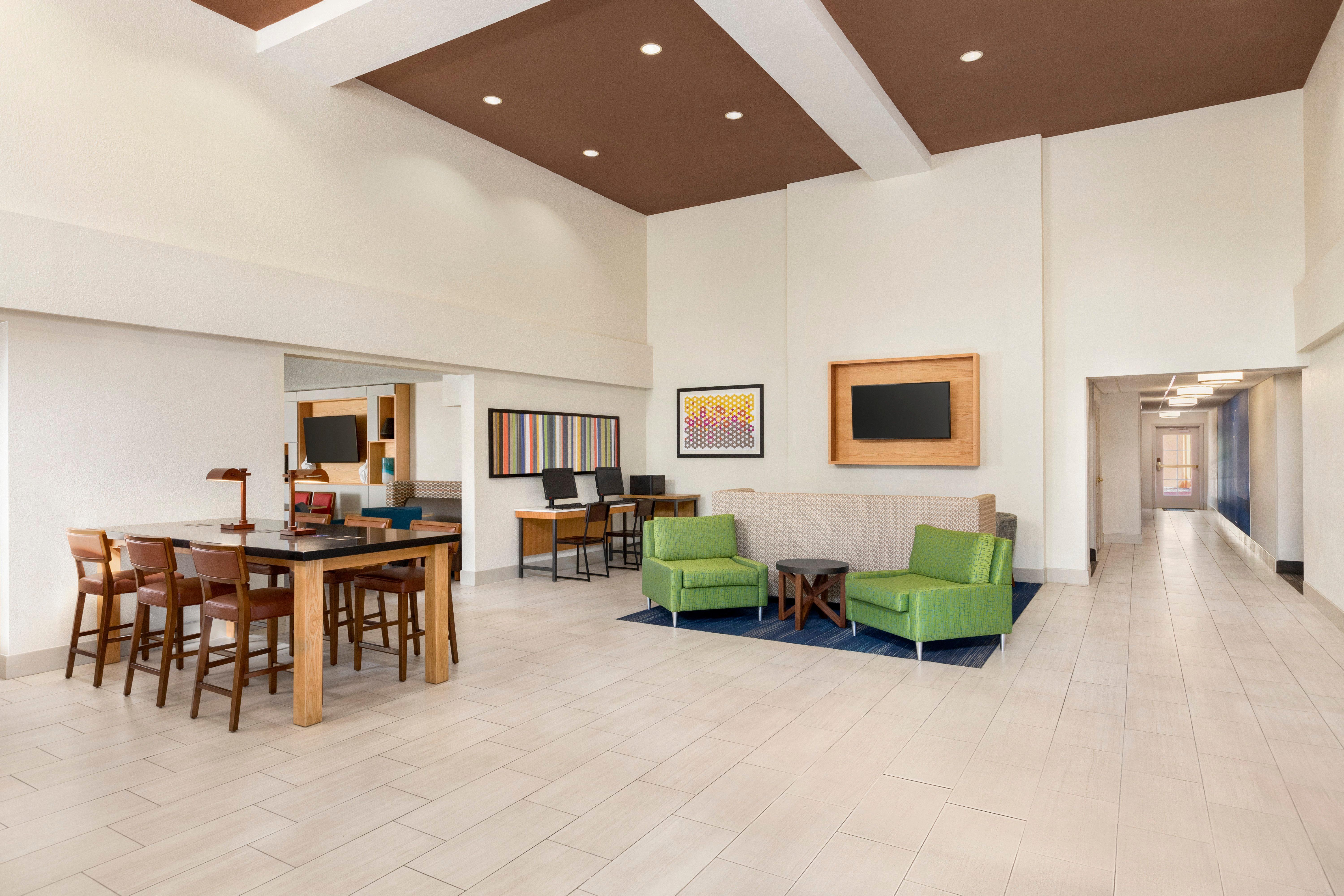 Vamo Holiday Inn Express & Suites Sarasota East By Ihg מראה חיצוני תמונה
